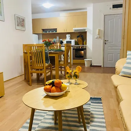 In Apartman *